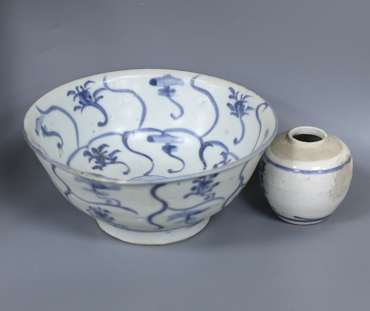 Two Tek Sing cargo vessels, Lotus pattern bowl 15cm